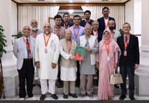 স্বাস্থ্যসেবা দানকারীদের জন্য যুগোপযোগী বেতন কাঠামো প্রণয়নের সুপারিশ স্বাস্থ্যখাত সংস্কার কমিশনের